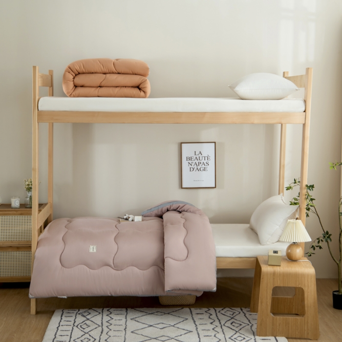 91家纺网 家纺一手货源 找家纺 畅销 2025款水洗棉立体冬被学生上下铺 豆沙玉