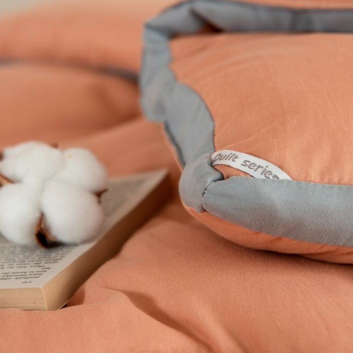 91家纺网 家纺一手货源 找家纺 畅销 2025款水洗棉立体冬被学生上下铺 脏脏粉