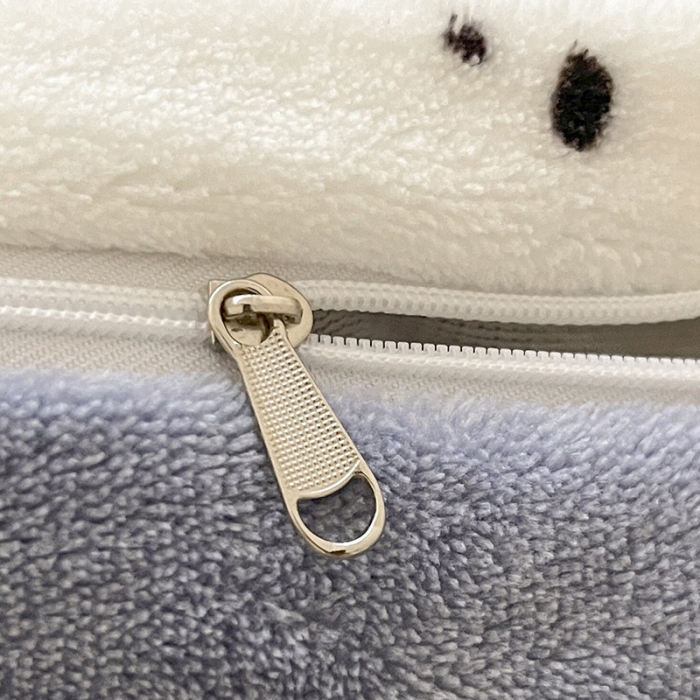 91家纺网 家纺一手货源 找家纺 金丝鸟家纺 2023新款220g全消光简约款牛奶绒四件套 奇幻字母