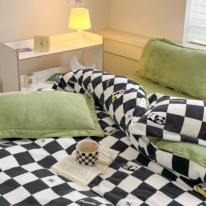 91家纺网 家纺一手货源 找家纺 金丝鸟家纺 2023新款220g全消光简约款牛奶绒四件套 棋盘国宝