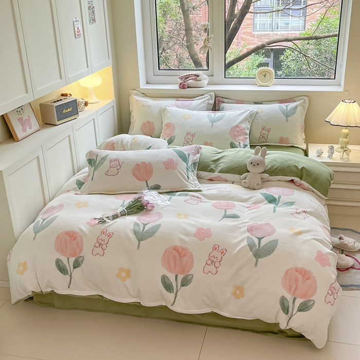 91家纺网 家纺一手货源 找家纺 金丝鸟家纺 2023新款220g全消光印花款牛奶绒四件套 粉色兔