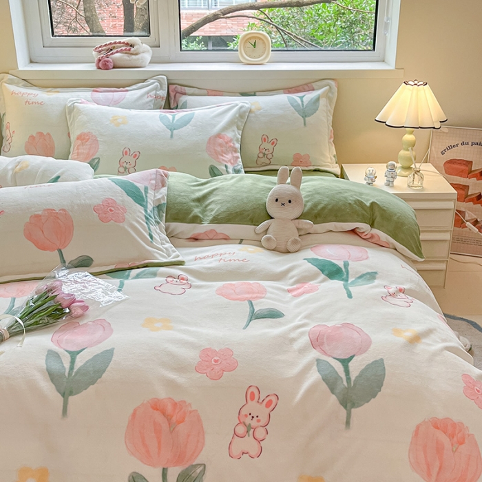 91家纺网 家纺一手货源 找家纺 金丝鸟家纺 2023新款220g全消光印花款牛奶绒四件套 粉色兔