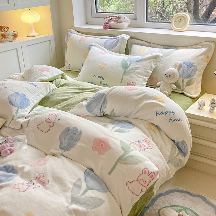 91家纺网 家纺一手货源 找家纺 金丝鸟家纺 2023新款220g全消光印花款牛奶绒四件套 蓝色兔