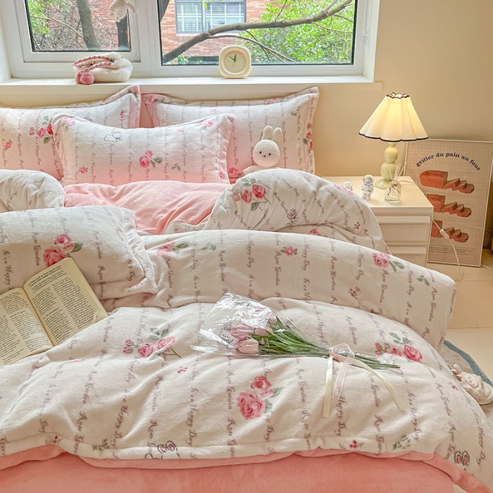 91家纺网 家纺一手货源 找家纺 金丝鸟家纺 2023新款220g全消光印花款牛奶绒四件套 罗纹小兔