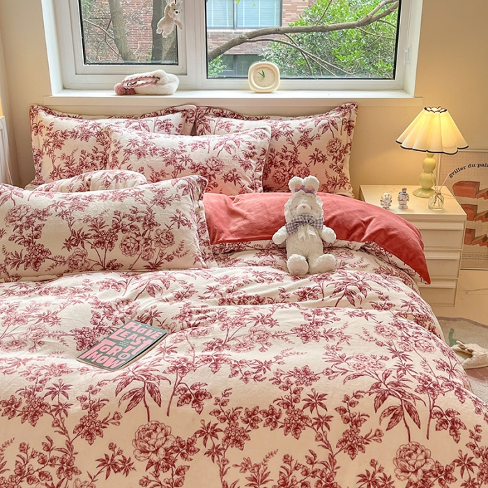 91家纺网 家纺一手货源 找家纺 金丝鸟家纺 2023新款220g全消光印花款牛奶绒四件套 知秋 红