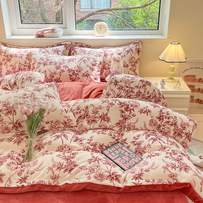 91家纺网 家纺一手货源 找家纺 金丝鸟家纺 2023新款220g全消光印花款牛奶绒四件套 知秋 红