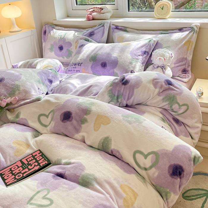 91家纺网 家纺一手货源 找家纺 金丝鸟家纺 2023新款220g全消光印花款牛奶绒四件套 知音 紫