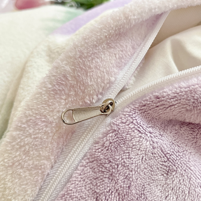 91家纺网 家纺一手货源 找家纺 金丝鸟家纺 2023新款220g全消光印花款牛奶绒四件套 知音 紫