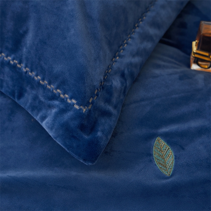 91家纺网 家纺一手货源 找家纺 瑞驰家纺 2023新款A类婴儿绒刺绣加厚保暖四件套—艾丽莎 艾丽莎-宾利蓝