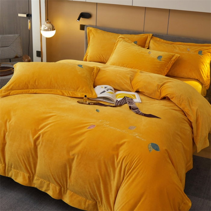 91家纺网 家纺一手货源 找家纺 瑞驰家纺 2023新款A类婴儿绒刺绣加厚保暖四件套—艾丽莎 艾丽莎-姜黄