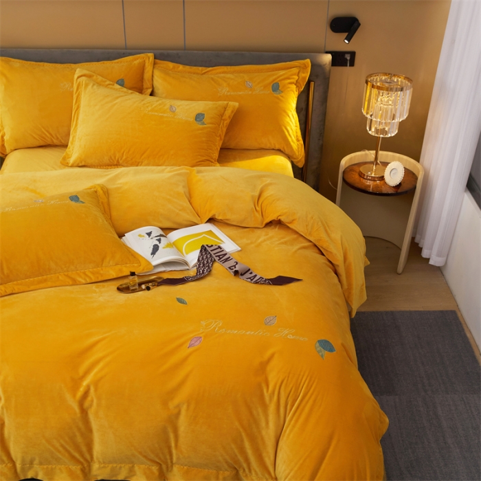 91家纺网 家纺一手货源 找家纺 瑞驰家纺 2023新款A类婴儿绒刺绣加厚保暖四件套—艾丽莎 艾丽莎-姜黄