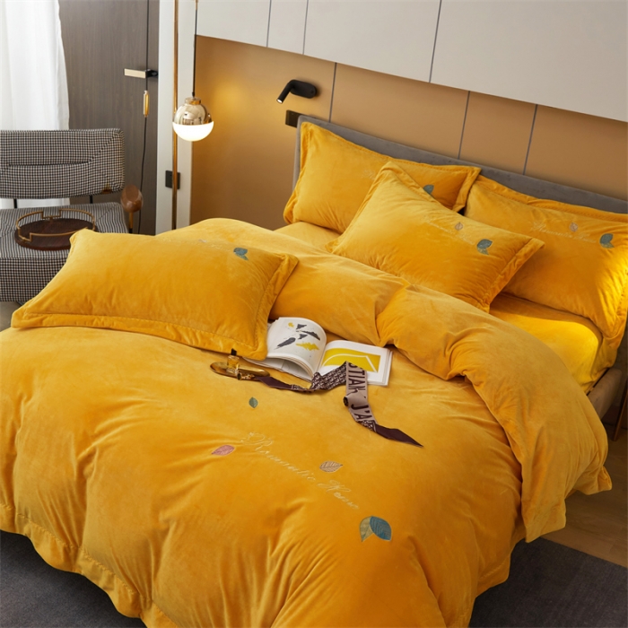 91家纺网 家纺一手货源 找家纺 瑞驰家纺 2023新款A类婴儿绒刺绣加厚保暖四件套—艾丽莎 艾丽莎-姜黄