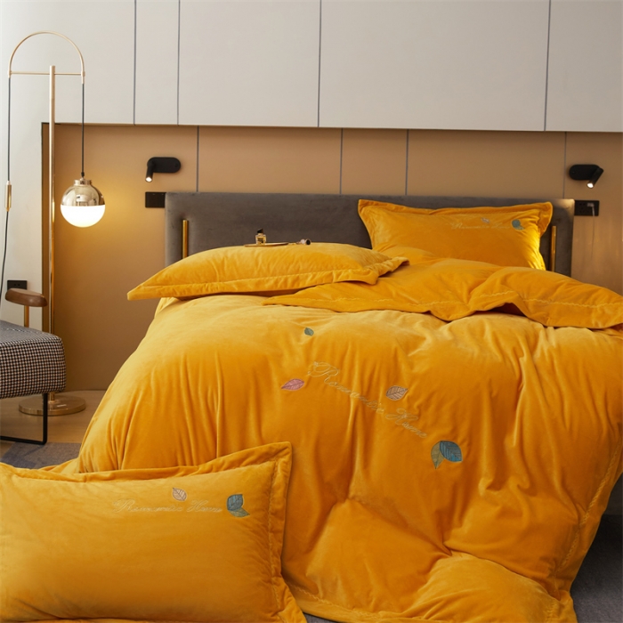 91家纺网 家纺一手货源 找家纺 瑞驰家纺 2023新款A类婴儿绒刺绣加厚保暖四件套—艾丽莎 艾丽莎-姜黄