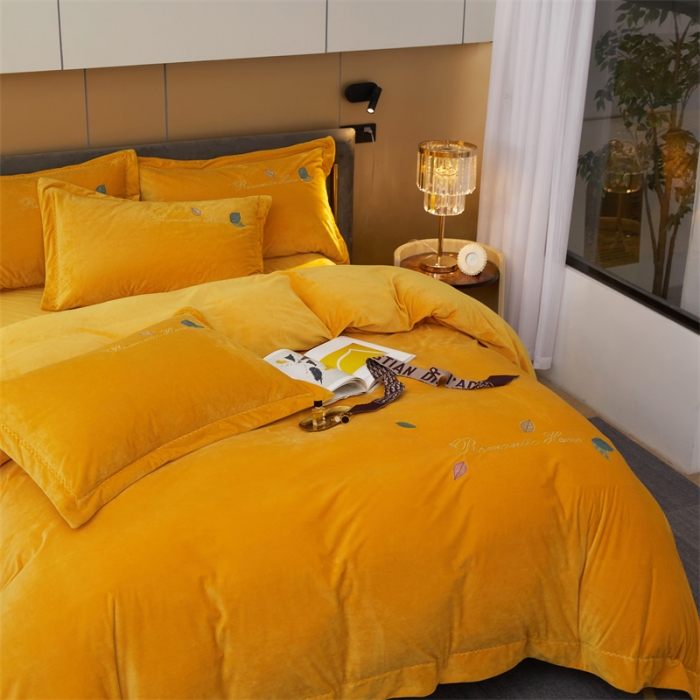 91家纺网 家纺一手货源 找家纺 瑞驰家纺 2023新款A类婴儿绒刺绣加厚保暖四件套—艾丽莎 艾丽莎-姜黄