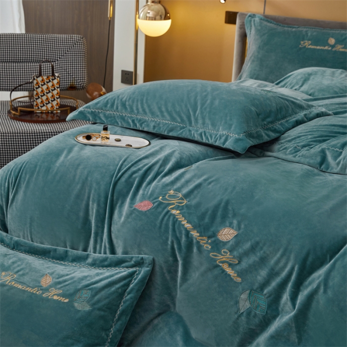 91家纺网 家纺一手货源 找家纺 瑞驰家纺 2023新款A类婴儿绒刺绣加厚保暖四件套—艾丽莎 艾丽莎-叶脉绿