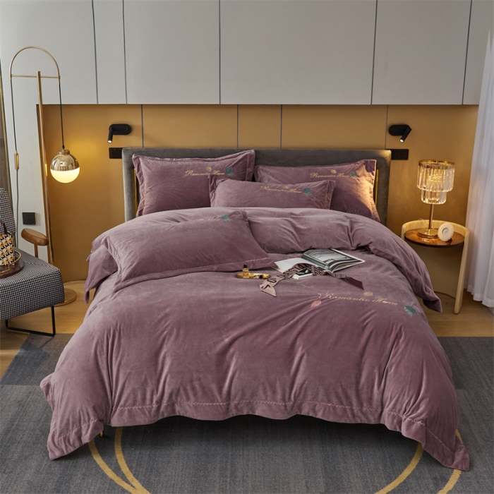 91家纺网 家纺一手货源 找家纺 瑞驰家纺 2023新款A类婴儿绒刺绣加厚保暖四件套—艾丽莎 艾丽莎-优雅紫