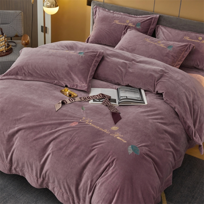 91家纺网 家纺一手货源 找家纺 瑞驰家纺 2023新款A类婴儿绒刺绣加厚保暖四件套—艾丽莎 艾丽莎-优雅紫