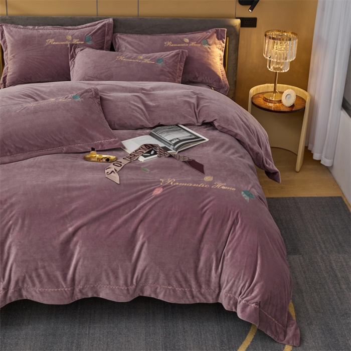 91家纺网 家纺一手货源 找家纺 瑞驰家纺 2023新款A类婴儿绒刺绣加厚保暖四件套—艾丽莎 艾丽莎-优雅紫