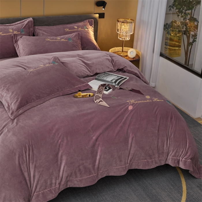 91家纺网 家纺一手货源 找家纺 瑞驰家纺 2023新款A类婴儿绒刺绣加厚保暖四件套—艾丽莎 艾丽莎-优雅紫