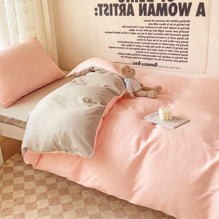 91家纺网 家纺一手货源 找家纺 曼璐 2025新款水洗棉无印风纯色条格单品被套 粉卡其