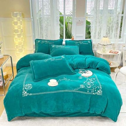 91家纺网 家纺一手货源 找家纺 易辰美 2023新款芳华系列保暖牛奶绒刺绣四件套 芳华一雅绿