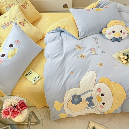 91家纺网 家纺一手货源 找家纺 （总)230克加厚牛奶绒贴布绣花四件套冬季儿童卡通三件套保暖套件