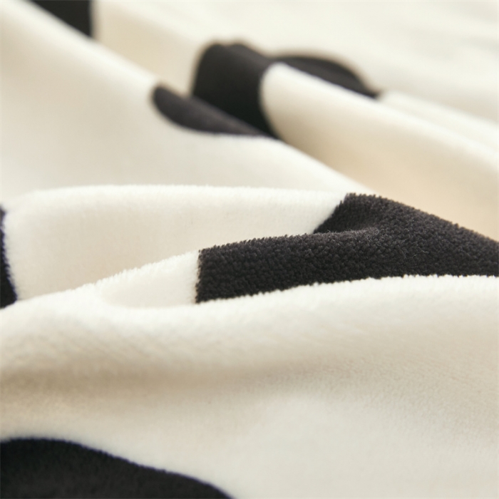 91家纺网 家纺一手货源 找家纺 凤杰 2025新款高克重7斤加厚印花牛奶绒金貂法莱绒四件套 奶牛甜心