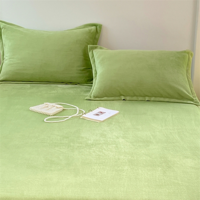 91家纺网 家纺一手货源 找家纺 梦舒羽 2025新款冬季牛奶绒枕套加厚加绒亲肤柔软枕芯套 芥末绿