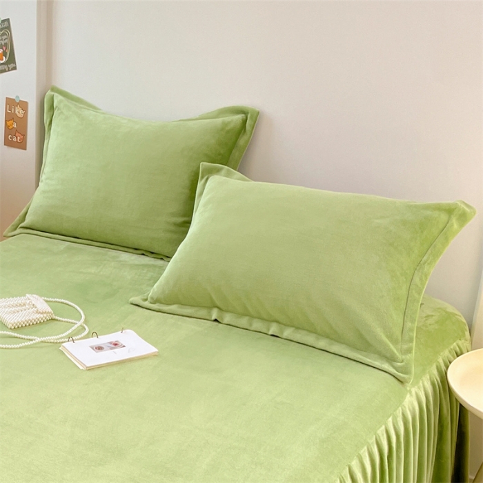 91家纺网 家纺一手货源 找家纺 梦舒羽 2025新款冬季牛奶绒枕套加厚加绒亲肤柔软枕芯套 芥末绿