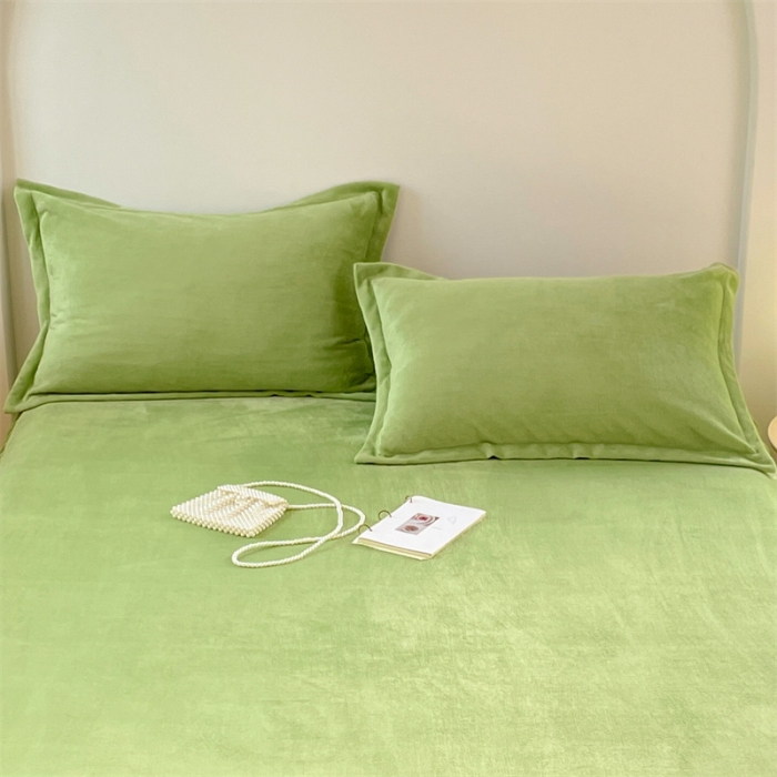 91家纺网 家纺一手货源 找家纺 梦舒羽 2025新款冬季牛奶绒枕套加厚加绒亲肤柔软枕芯套 芥末绿