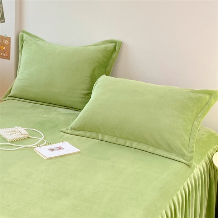 91家纺网 家纺一手货源 找家纺 梦舒羽 2025新款冬季牛奶绒枕套加厚加绒亲肤柔软枕芯套 芥末绿