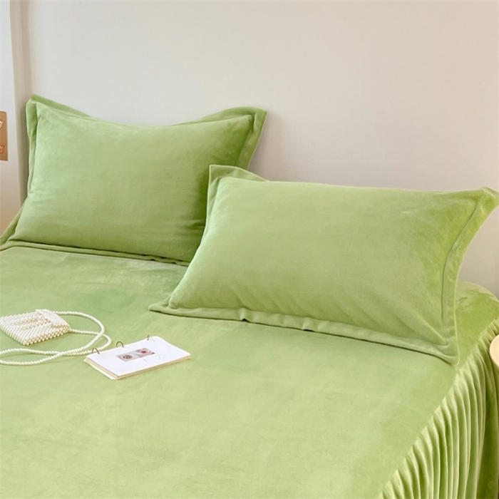 91家纺网 家纺一手货源 找家纺 梦舒羽 2025新款冬季牛奶绒枕套加厚加绒亲肤柔软枕芯套 芥末绿