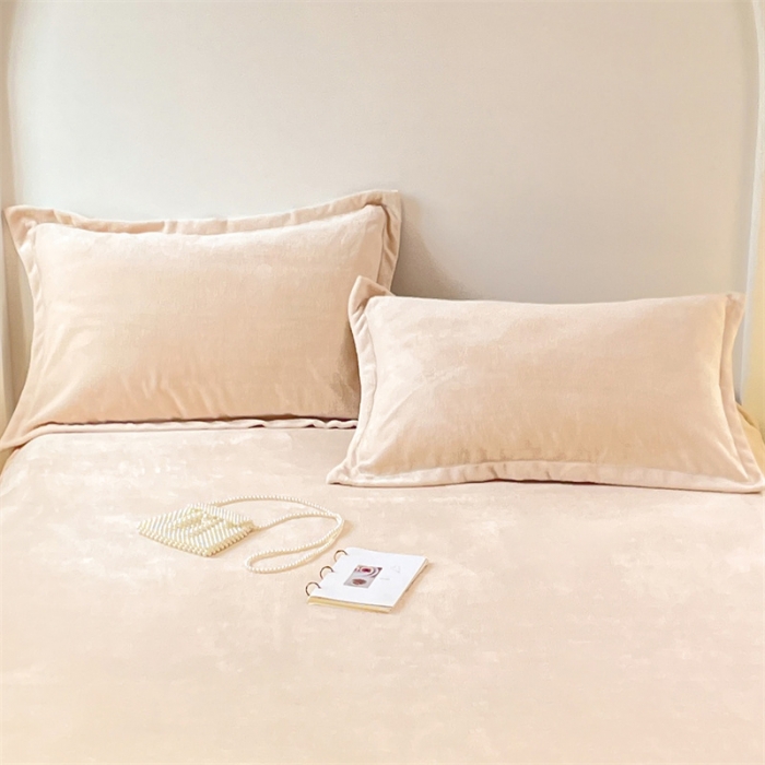91家纺网 家纺一手货源 找家纺 梦舒羽 2025新款冬季牛奶绒枕套加厚加绒亲肤柔软枕芯套 米黄
