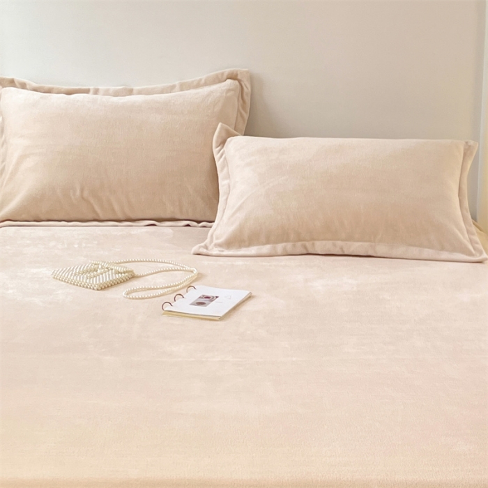 91家纺网 家纺一手货源 找家纺 梦舒羽 2025新款冬季牛奶绒枕套加厚加绒亲肤柔软枕芯套 米黄