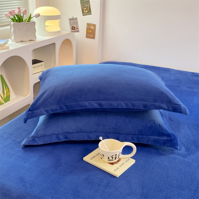 91家纺网 家纺一手货源 找家纺 梦舒羽 2025新款冬季牛奶绒枕套加厚加绒亲肤柔软枕芯套 深海蓝