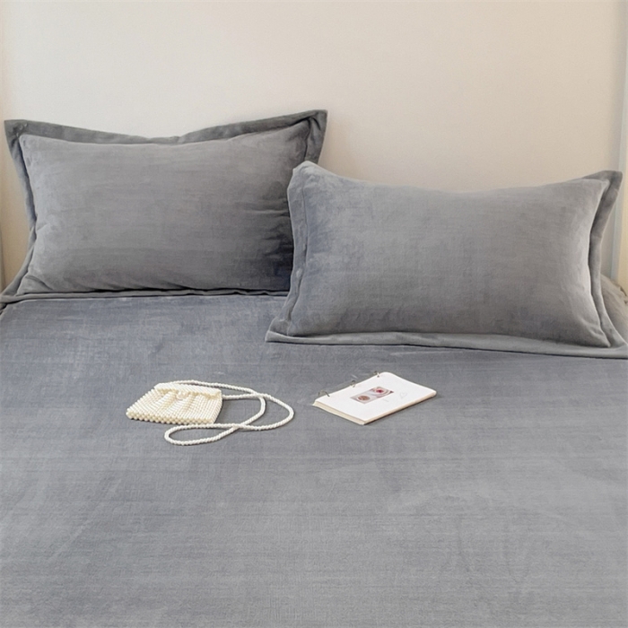 91家纺网 家纺一手货源 找家纺 梦舒羽 2025新款冬季牛奶绒枕套加厚加绒亲肤柔软枕芯套 银优灰