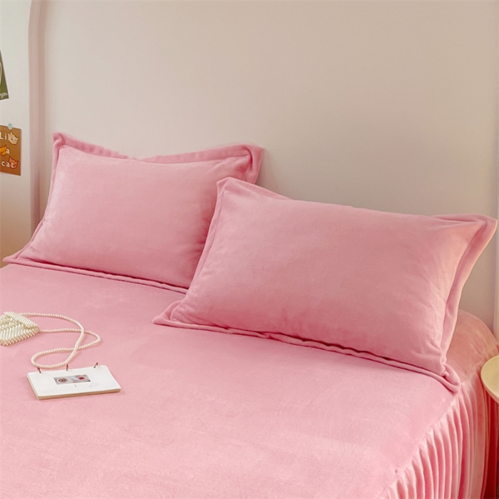 91家纺网 家纺一手货源 找家纺 梦舒羽 2025新款冬季牛奶绒枕套加厚加绒亲肤柔软枕芯套 樱花粉