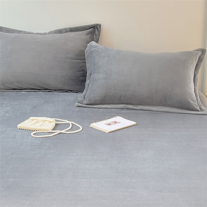 91家纺网 家纺一手货源 找家纺 梦舒羽 2025新款冬季牛奶绒枕套加厚加绒亲肤柔软枕芯套 银优灰