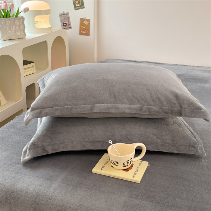 91家纺网 家纺一手货源 找家纺 梦舒羽 2025新款冬季牛奶绒枕套加厚加绒亲肤柔软枕芯套 银优灰