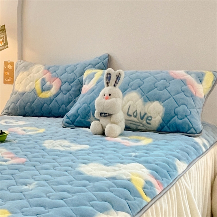 91家纺网 家纺一手货源 找家纺 梦舒羽 2025新款冬季牛奶绒夹棉加厚加绒亲肤柔软枕芯套 爱意浓浓