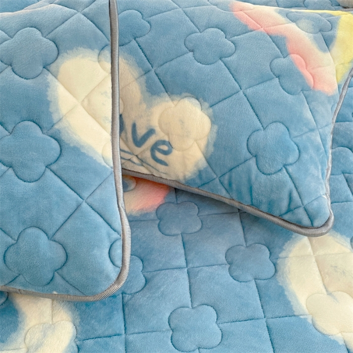 91家纺网 家纺一手货源 找家纺 梦舒羽 2025新款冬季牛奶绒夹棉加厚加绒亲肤柔软枕芯套 爱意浓浓