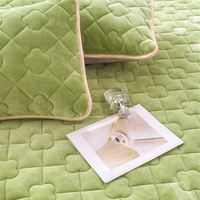 91家纺网 家纺一手货源 找家纺 梦舒羽 2025新款冬季牛奶绒夹棉加厚加绒亲肤柔软枕芯套 芥末绿