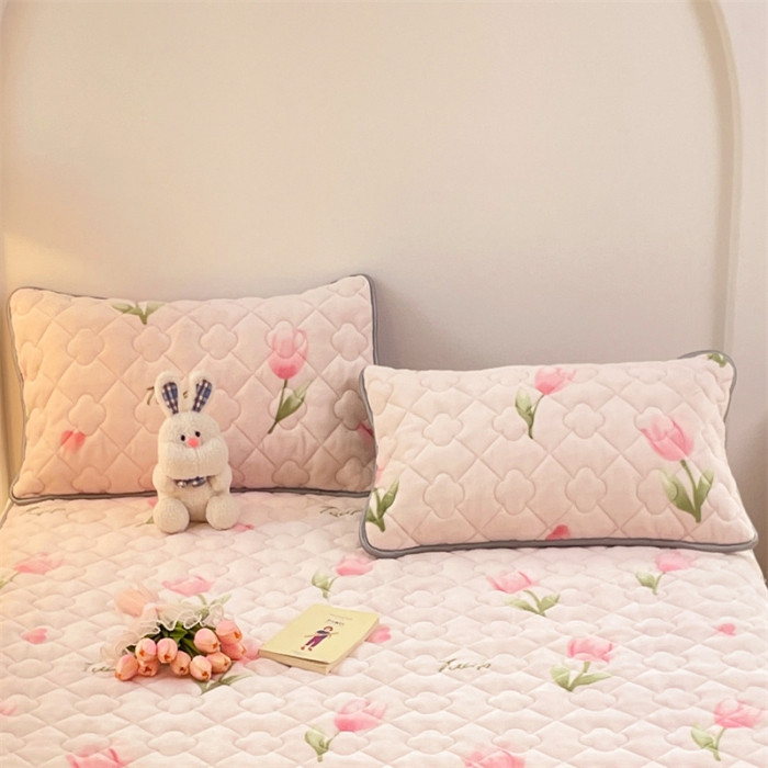 91家纺网 家纺一手货源 找家纺 梦舒羽 2025新款冬季牛奶绒夹棉加厚加绒亲肤柔软枕芯套 郁金香