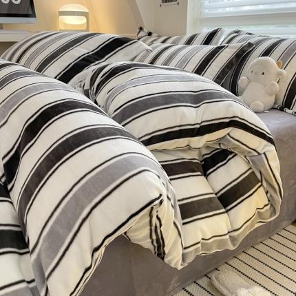 91家纺网 家纺一手货源 找家纺 暮思 2023新款ins休闲时尚简约北欧风高克重牛奶绒四件套 黑竖条