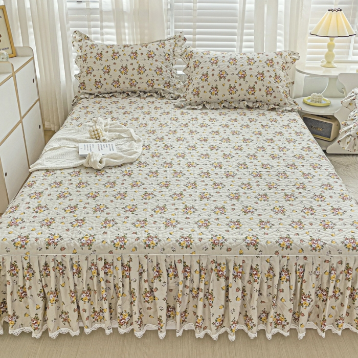 91家纺网 家纺一手货源 找家纺 罗艺轩 2024新款全棉花边床笠式夹棉床裙三件套波塞尔庄园晨沐