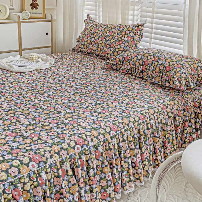 91家纺网 家纺一手货源 找家纺 罗艺轩 2024新款全棉花边床笠式夹棉床裙三件套波塞尔庄园花海