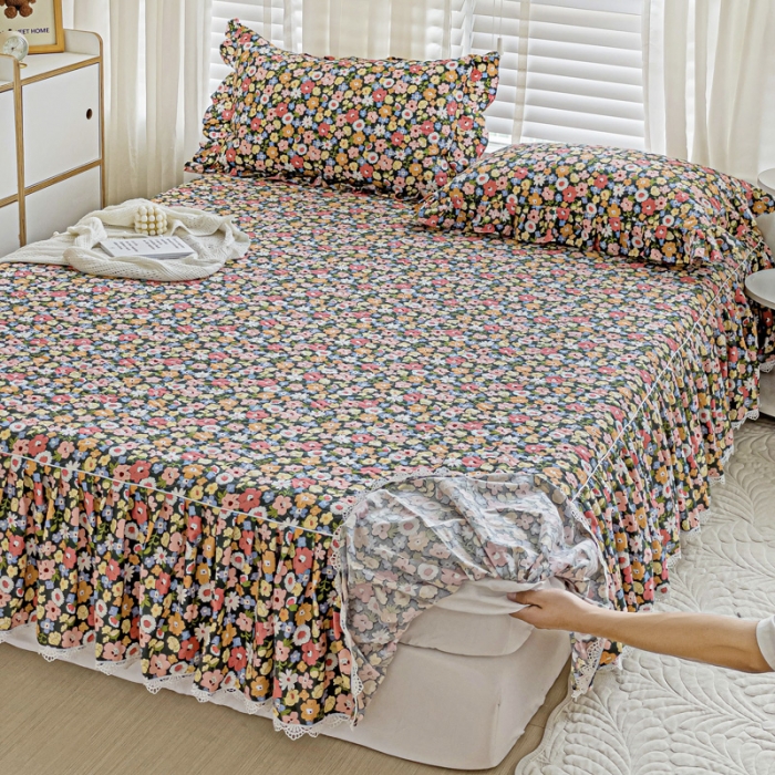 91家纺网 家纺一手货源 找家纺 罗艺轩 2024新款全棉花边床笠式夹棉床裙三件套波塞尔庄园花海