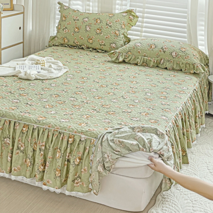 91家纺网 家纺一手货源 找家纺 罗艺轩 2024新款全棉花边床笠式夹棉床裙三件套波塞尔庄园花枝雅韵