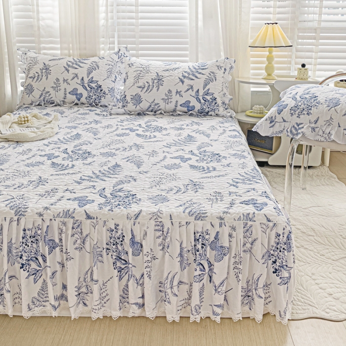 91家纺网 家纺一手货源 找家纺 罗艺轩 2024新款全棉花边床笠式夹棉床裙三件套波塞尔庄园蓝羽