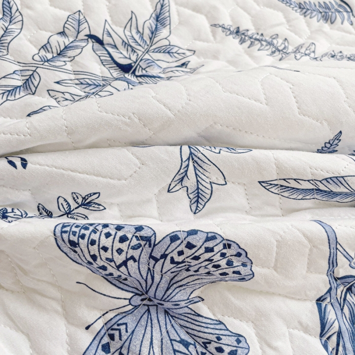 91家纺网 家纺一手货源 找家纺 罗艺轩 2024新款全棉花边床笠式夹棉床裙三件套波塞尔庄园蓝羽